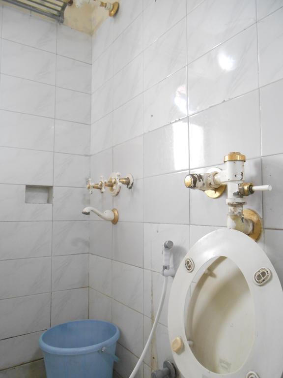 Hotel Akash Deep Kolkata Bagian luar foto