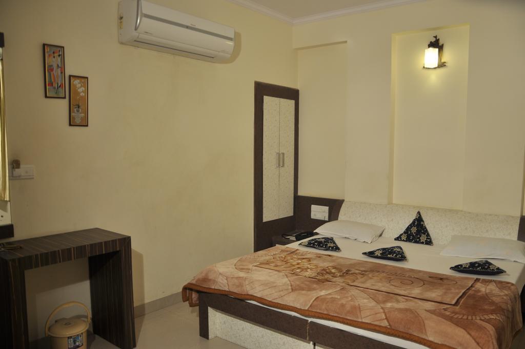 Hotel Akash Deep Kolkata Bagian luar foto